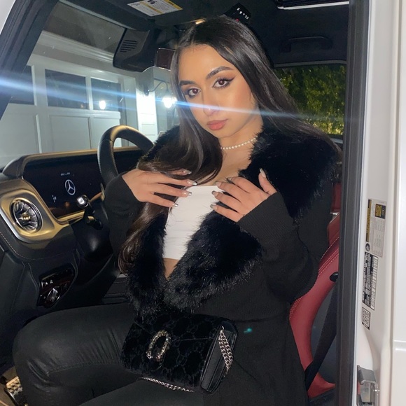 Meet your Posher, Carolina - Picture 1 of 1